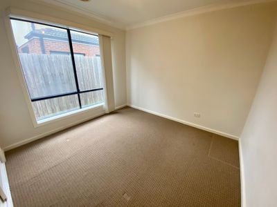 1 / 12 Montana Drive, Werribee