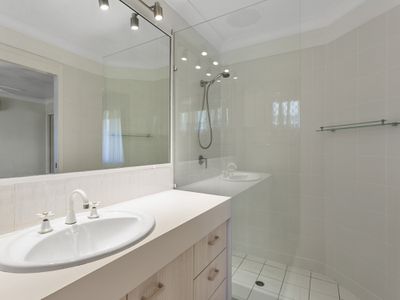 94 Passerine Drive, Rochedale South