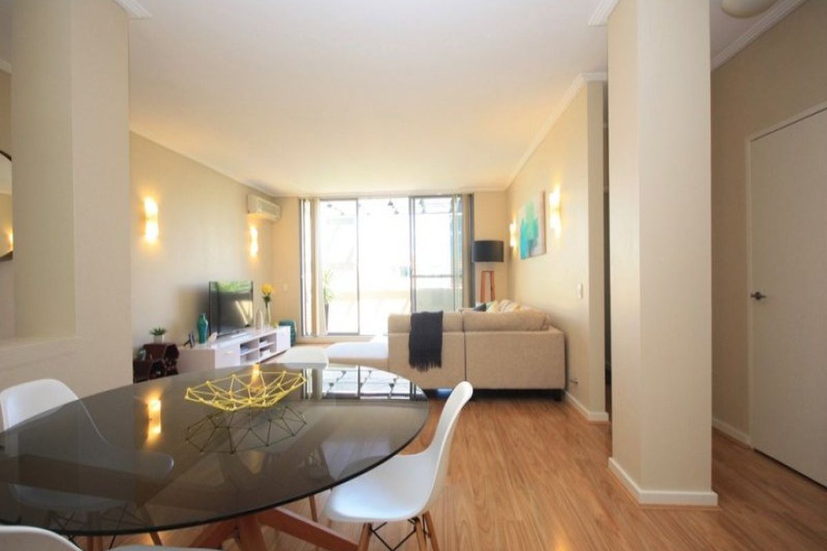 4 The Piazza, Wentworth Point