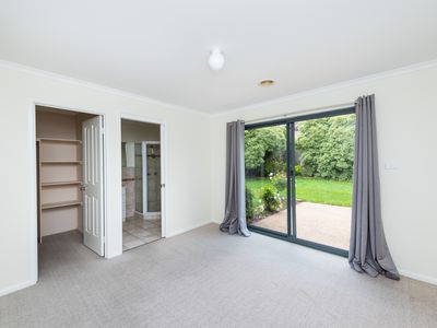 4 Unwin Avenue, Jerrabomberra