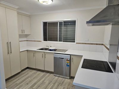 1 Emerson Ct, South Gladstone