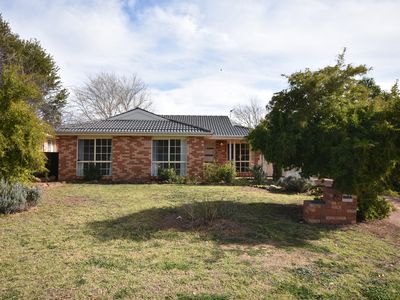 32 John Glenn Place, Dubbo