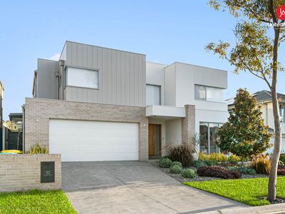 32 Jenkinson Drive, Elizabeth Hills