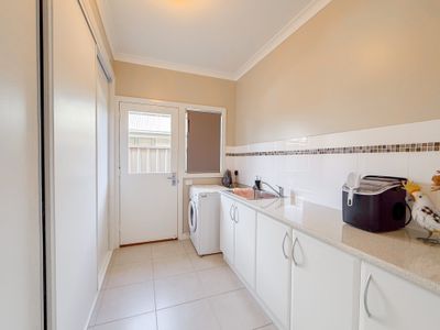 8 Merit Crescent, Swan Hill