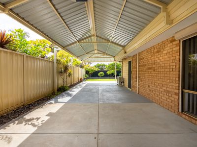 594 Safety Bay Rd, Waikiki