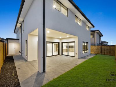 10 Sandalwood Crescent, Clyde North