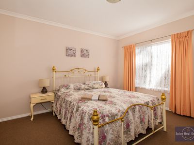71 Sea Change Close, Hay