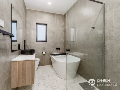 6 / 5-7 Craig Avenue, Moorebank