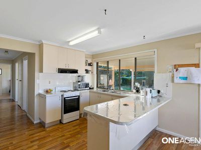 6 Greenway Drive, Pialba