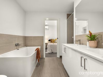 3 / 240 Hyde Street, Yarraville