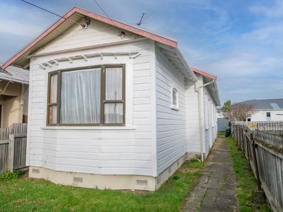 82 Grove Street, Saint Kilda