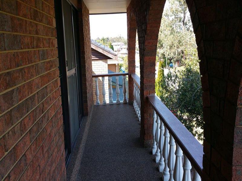 17 Phoenix Crescent, Casula