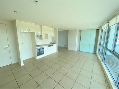 513b / 1 Como Crescent Como Crescent, Southport