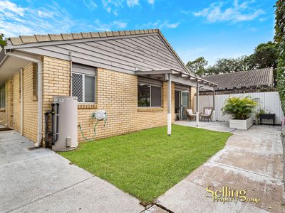 2 / 6 Brookside Road, Labrador