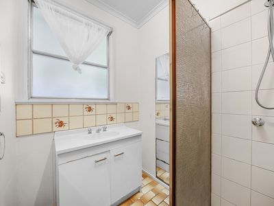 10 Centenary Crescent, Werribee