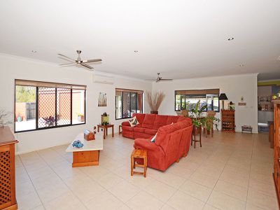 7 LAKES BOULEVARD, Burrum Heads