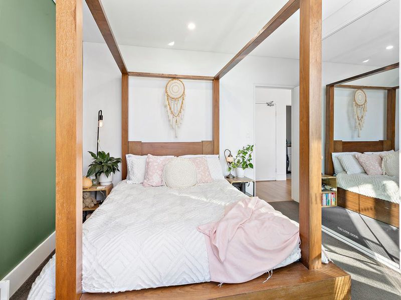 801 / 49 Denison Street, Wollongong