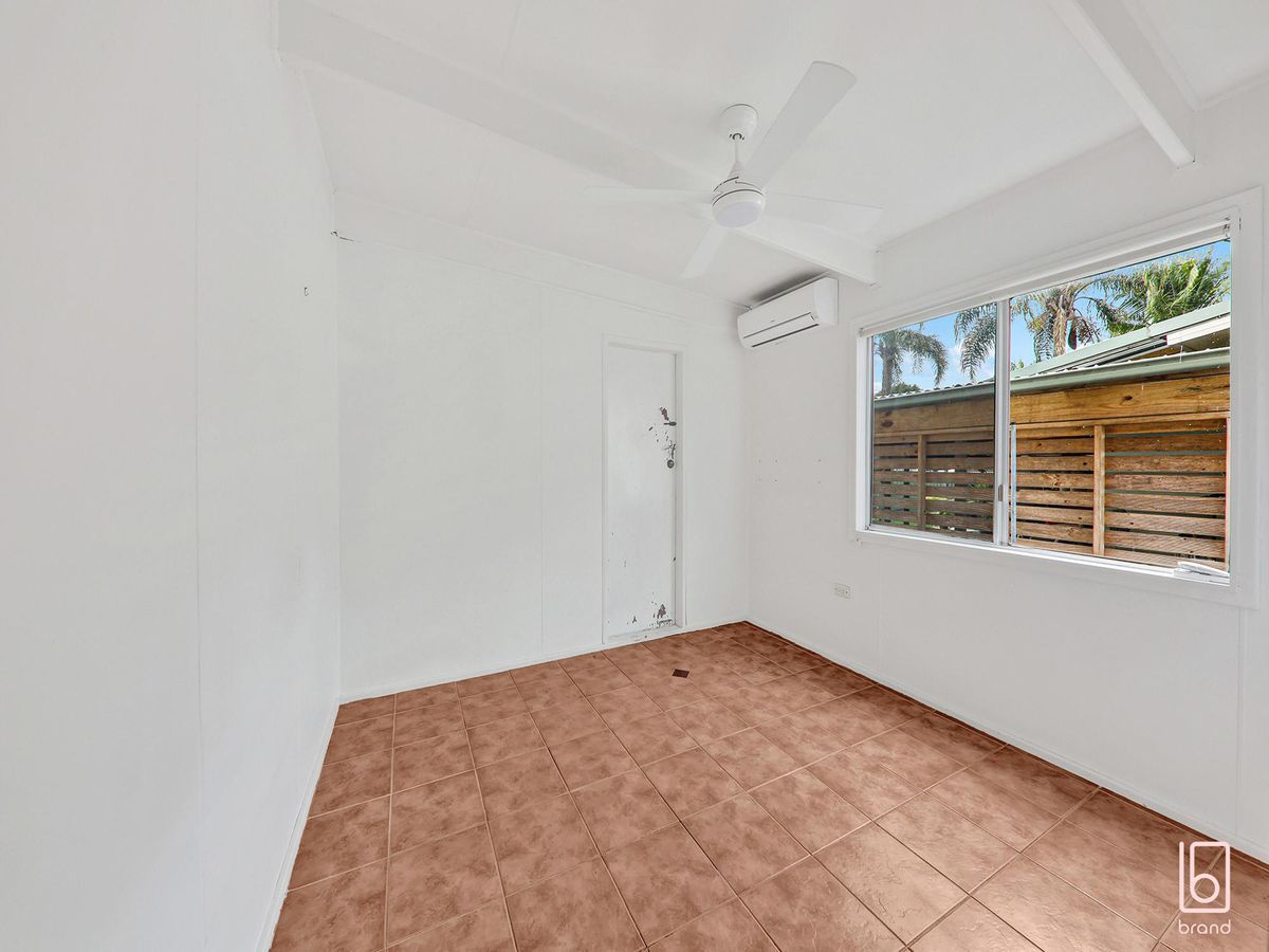 33 Hughes Avenue, Kanwal