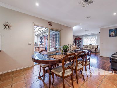 36 Strabane Way, Hampton Park