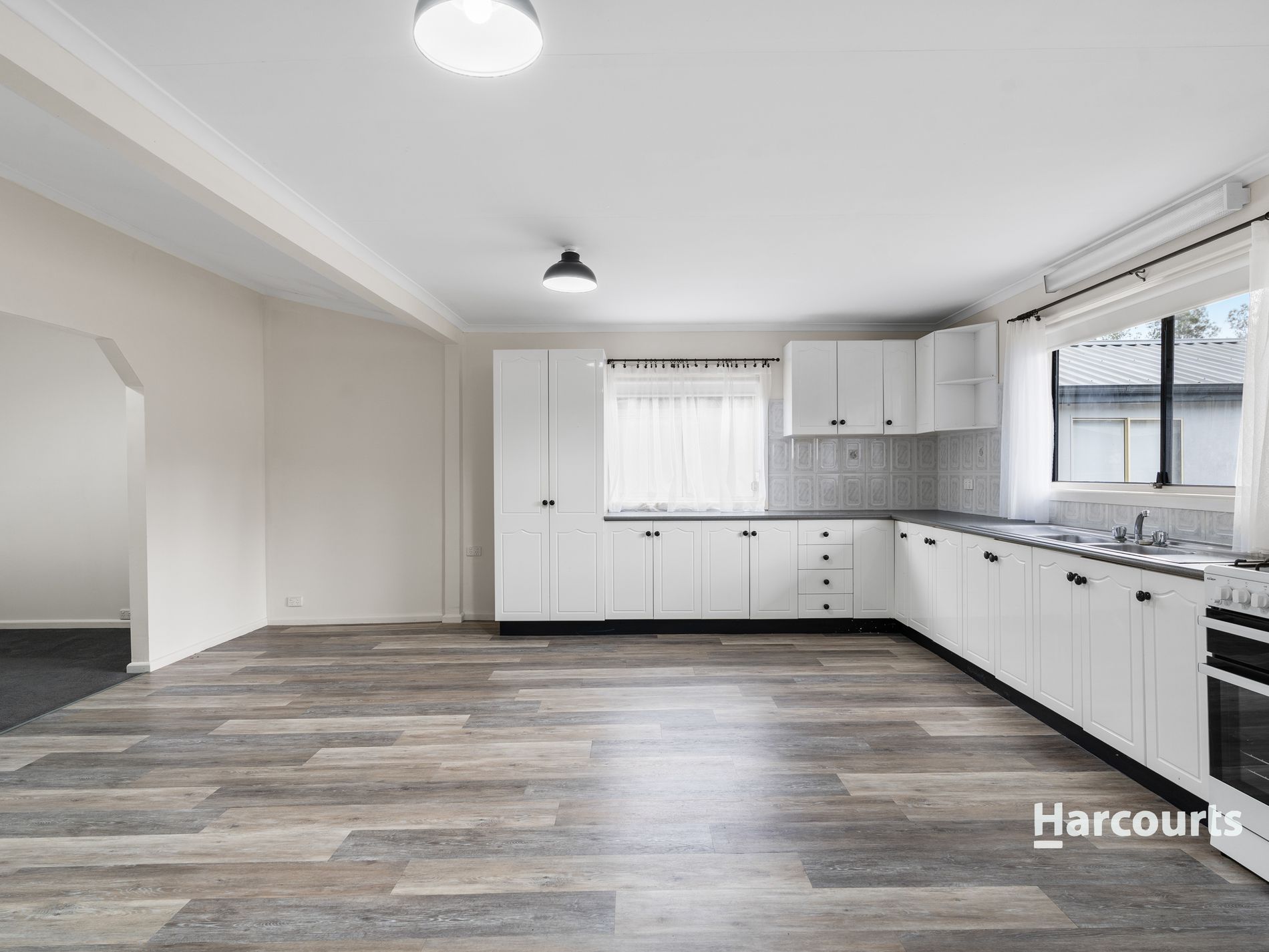 10 Thistleton Drive, Burrill Lake