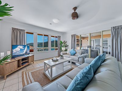 11 / 18 Golden Orchid Drive, Airlie Beach