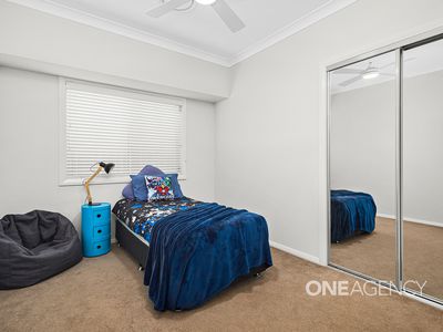 18 Honeybee Crescent, Calderwood