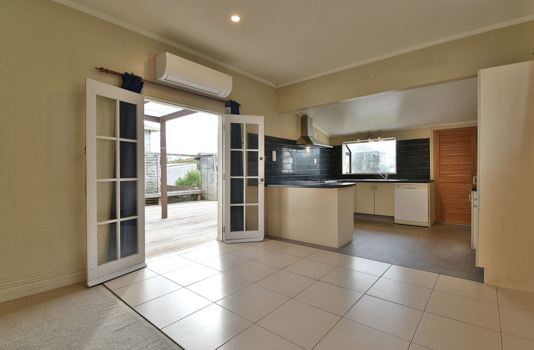 12 Coughtrey Street, Saint Clair