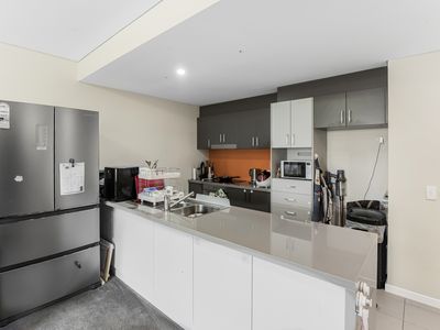 75 / 16 Midgegooroo Avenue, Cockburn Central