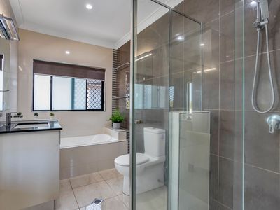 16 City View Crescent, Mooroobool