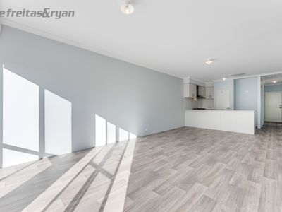 261 Lake Valley Drive, Lakelands