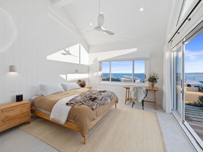 40 Sunset Strip, Manyana