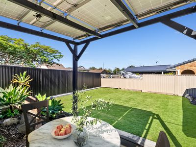 1 / 6 Mcwilliam Close, Labrador