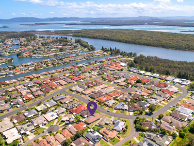 74 Amanda Crescent, Forster