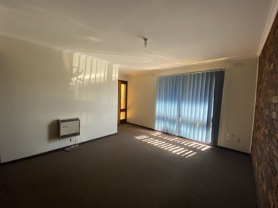 4 / 12 Moffatt Crescent, Hoppers Crossing