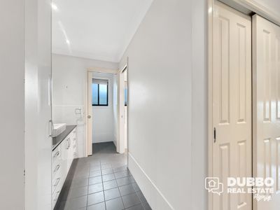 10 Holmwood Drive, Dubbo