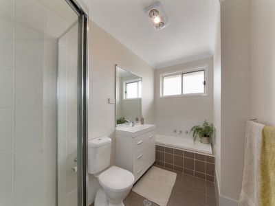 1 / 5 Vlatko Drive, West Hoxton