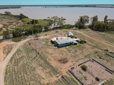 24 Hall Road, Lake Charm