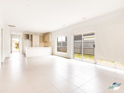 2 / 26 Georgia Crescent, Werribee
