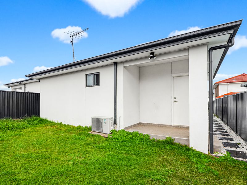 31a Parhelion St., Austral