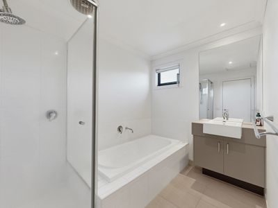 19 Flemington Rise, Officer