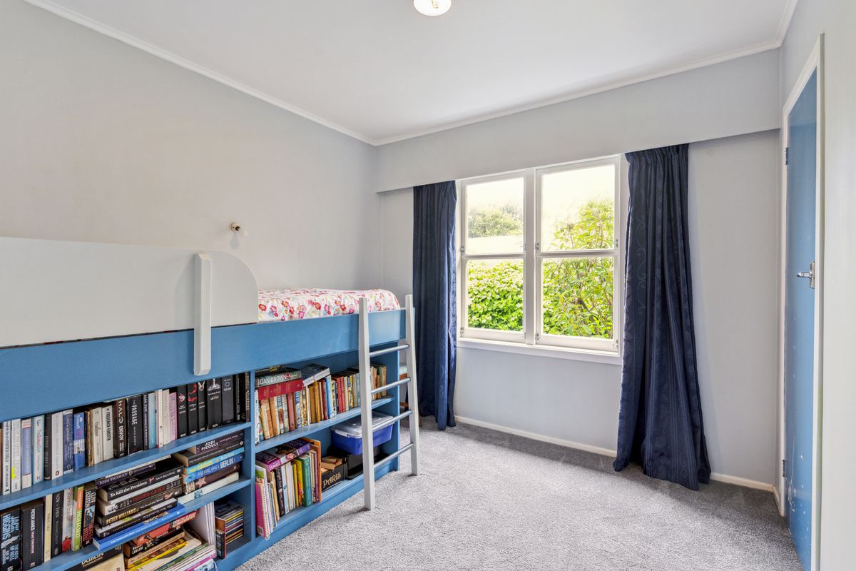 33 Ocean Road, Paraparaumu Beach