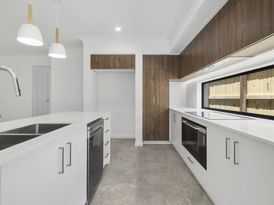 27 Boomi Ave, South Maclean