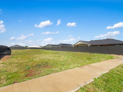 4 Centra Drive, Sale