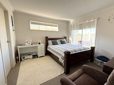 40 Madden Drive, Griffith