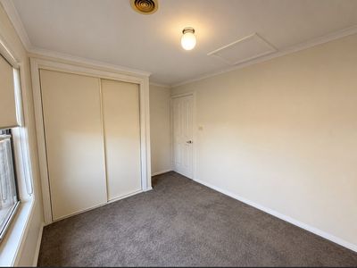 2 / 10 Dixon Avenue, Werribee
