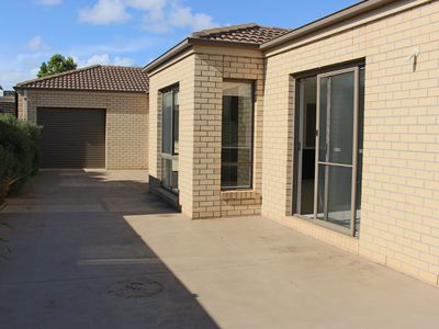 11 Grebe Court, Lara