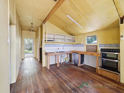 37 Freeburgh Avenue, Mount Beauty