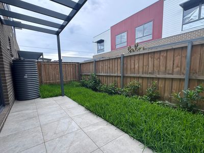 5 Calamvale Glade, Riverstone