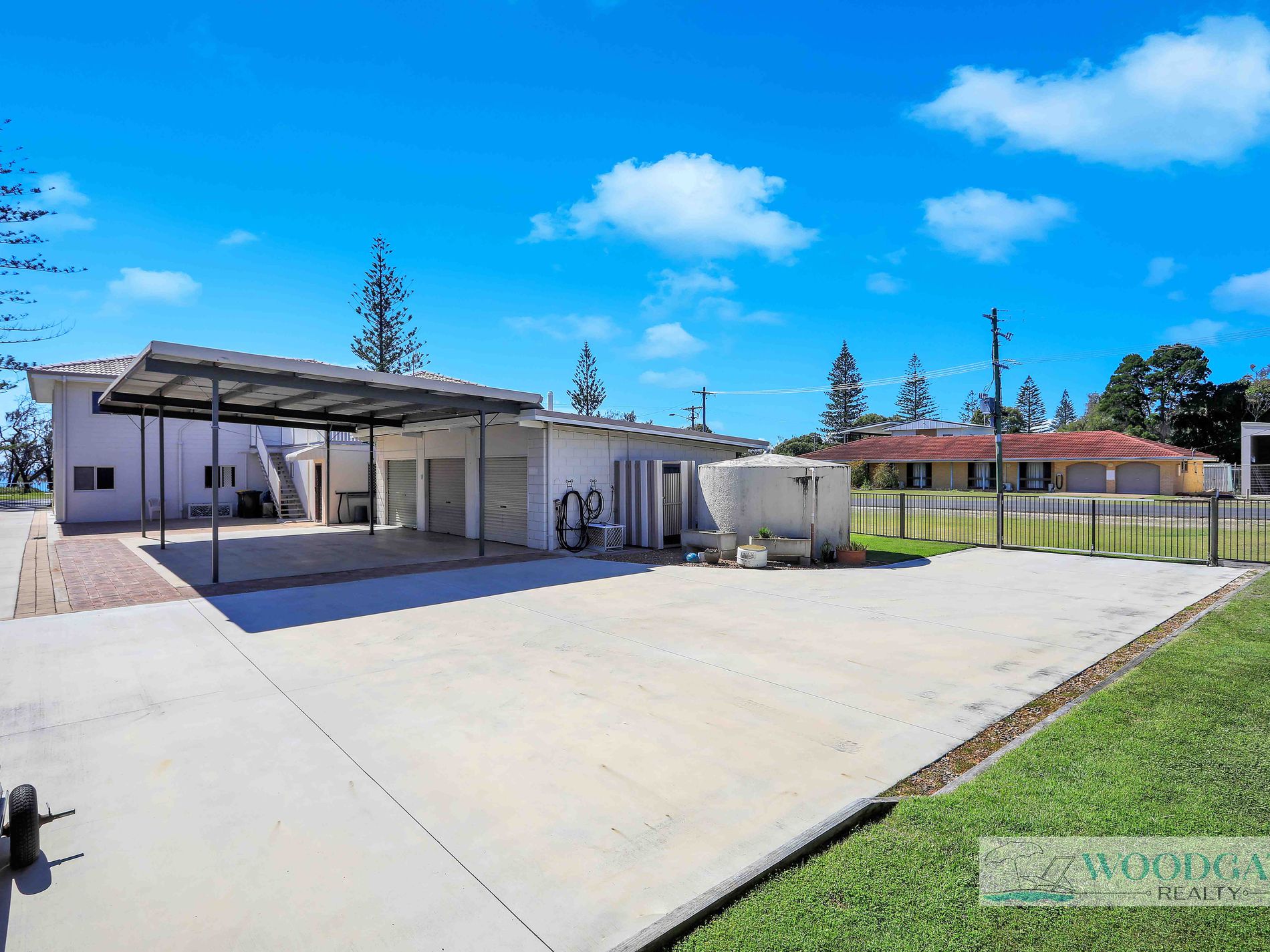 101 Esplanade, Woodgate