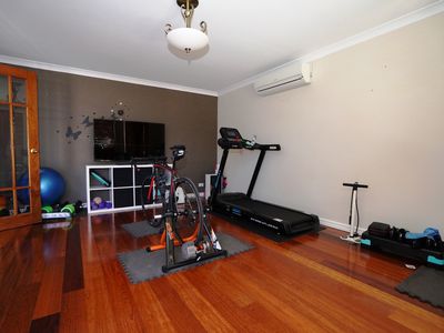 86 St Stephens Cres, Tapping